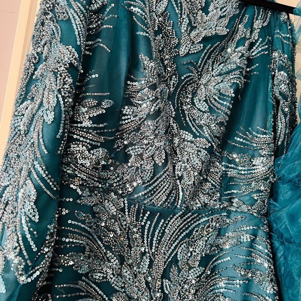 Elegant Blue Ruffled Gown - Picture 5 of 7